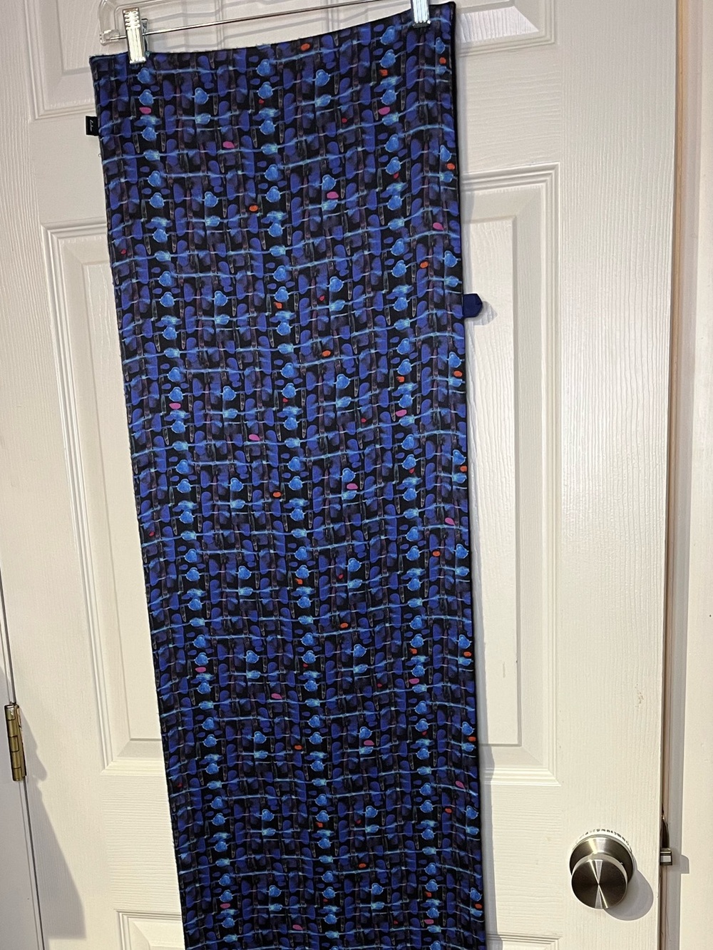 Echo 2 sided wrap hood -blue silky with warm wool-like black backing. NWOT